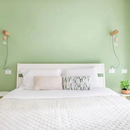 Casa In Centro Con Ampio Giardino *