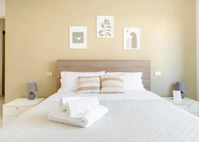 Casa In Centro Con Ampio Giardino *